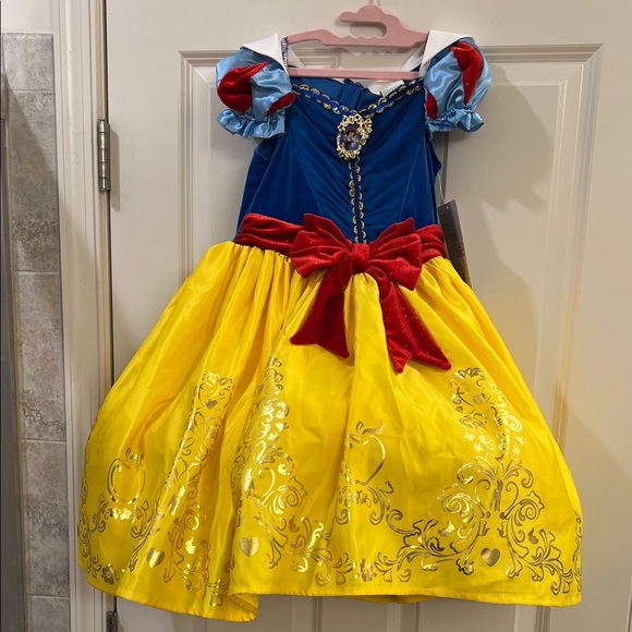 Disney Princess Halloween costume Snow White - Picture 1 of 8